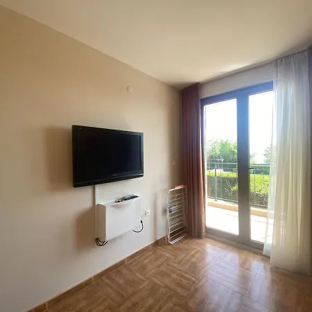 Royal Bay 6 Sea View Apartment *